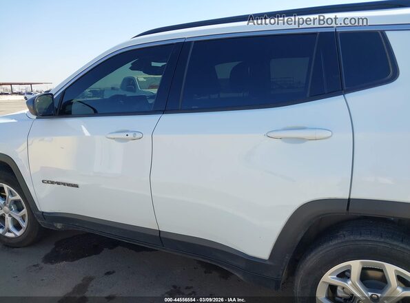3C4NJDBN4RT168906 2024 JEEP COMPASS White Widok wnętrza 360 stopni
