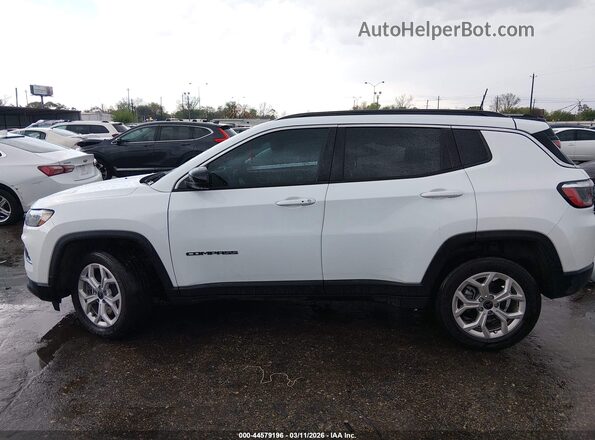 3C4NJDBN4ST529945 2025 JEEP COMPASS White Widok wnętrza 360 stopni