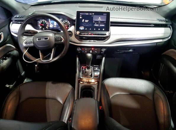 3C4NJDBN6RT603697 2024 JEEP COMPASS Серый Вид панели приборов