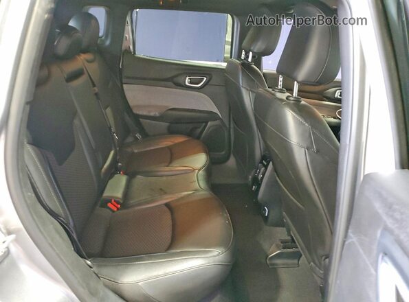 3C4NJDBN6RT603697 2024 JEEP COMPASS Серый Вид задней части салона