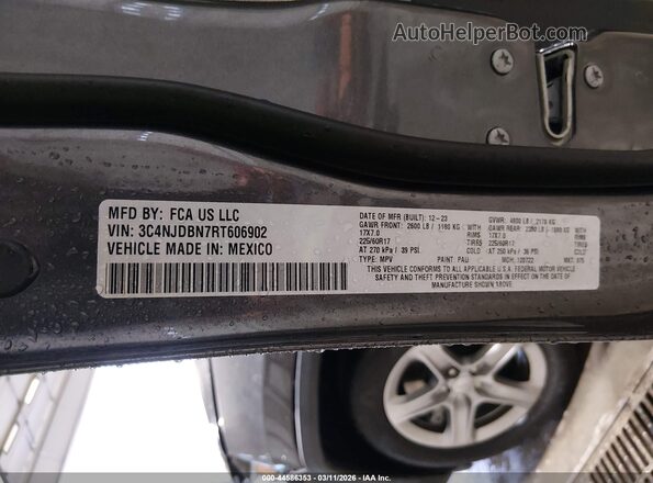 3C4NJDBN7RT606902 2024 JEEP COMPASS Gray Vista del compartimento del motor