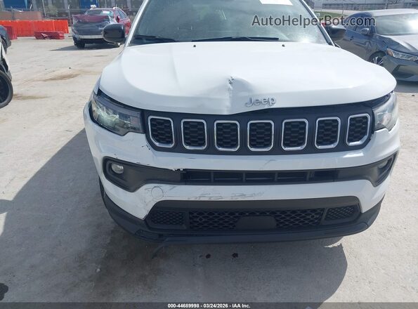 3C4NJDBN8RT105596 2024 JEEP COMPASS White Widok z przodu