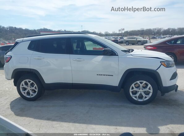 3C4NJDBN8RT105596 2024 JEEP COMPASS White Widok wnętrza 360 stopni