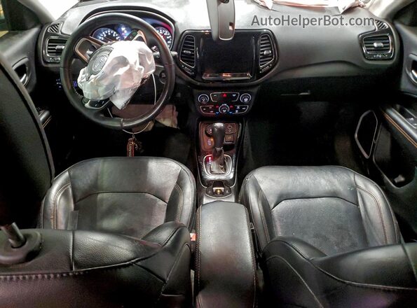 3C4NJDCB0KT690829 2019 JEEP COMPASS Silver Առջևի վահանակի տեսք