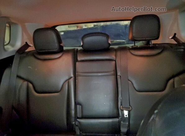 3C4NJDCB0KT690829 2019 JEEP COMPASS Silver Հետևի նստատեղերի տեսք