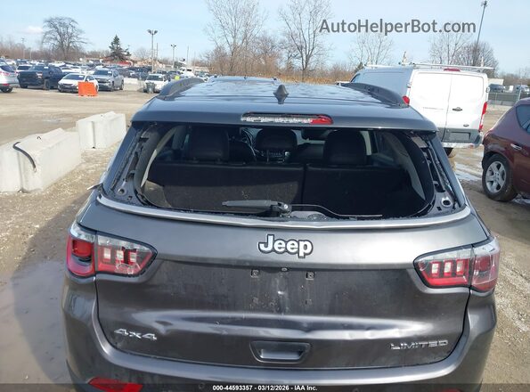 3C4NJDCB1JT283603 2018 JEEP COMPASS Gray Widok z przodu