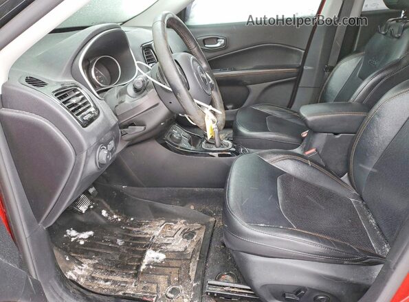 3C4NJDCB1KT734353 2019 JEEP COMPASS Red წინა სალონის ხედი
