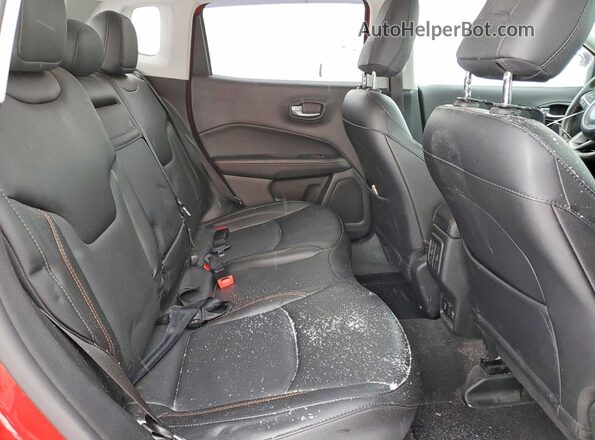 3C4NJDCB1KT734353 2019 JEEP COMPASS Red უკანა სალონის ხედი