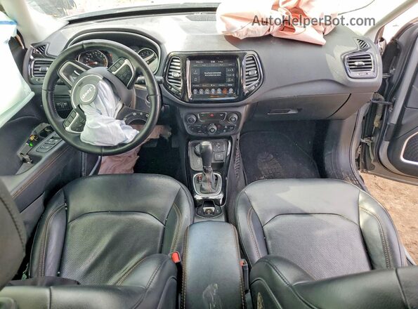 3C4NJDCB1KT800643 2019 JEEP COMPASS Gray Вид панелі приладів