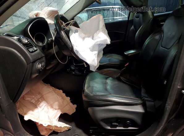 3C4NJDCB2LT105136 2020 JEEP COMPASS Gray Front interior view