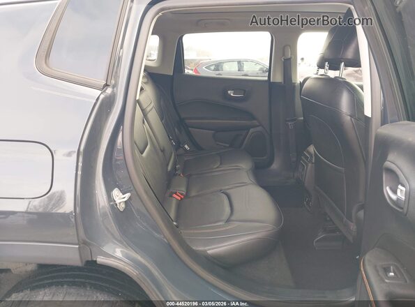 3C4NJDCB6HT666625 2017 JEEP NEW COMPASS Blue Widok naklejki z numerem VIN