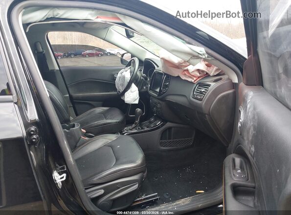 3C4NJDCB6LT107066 2020 JEEP COMPASS Black Вид салону спереду