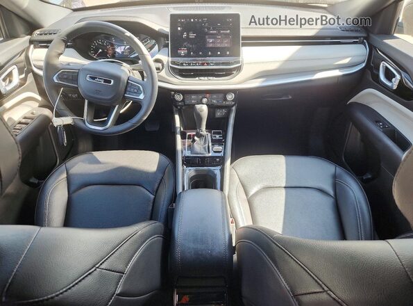 3C4NJDCN1ST511126 2025 JEEP COMPASS Серебряный Вид панели приборов