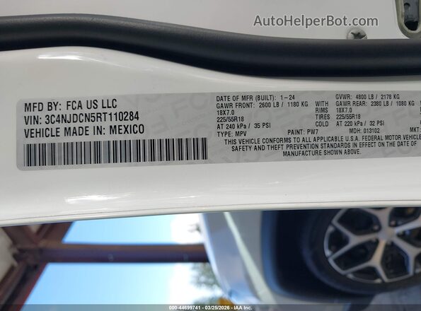 3C4NJDCN5RT110284 2024 JEEP COMPASS Белый Вид подкапотного пространства