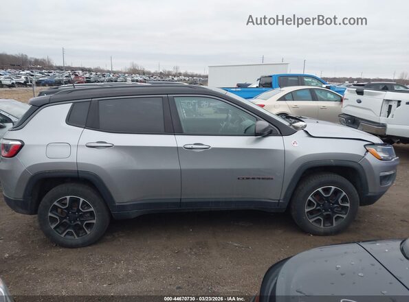 3C4NJDDB1LT163270 2020 JEEP COMPASS Серый Вид задней части салона