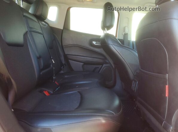 3C4NJDDB2KT670936 2019 JEEP COMPASS Красный Вид задних сидений