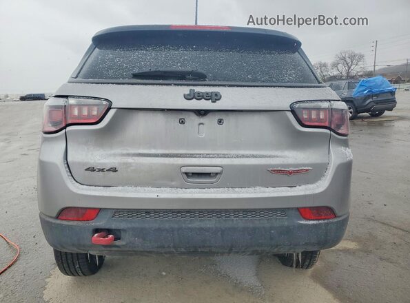 3C4NJDDB4KT617882 2019 JEEP COMPASS Серебряный Вид сзади