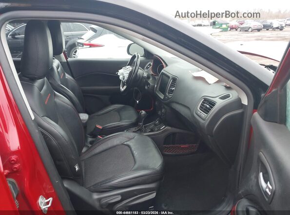 3C4NJDDB7LT203626 2020 JEEP COMPASS Красный Вид салона спереди