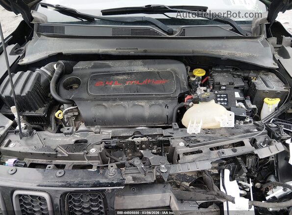 3C4NJDDBXJT270072 2018 JEEP COMPASS Черный Вид сзади
