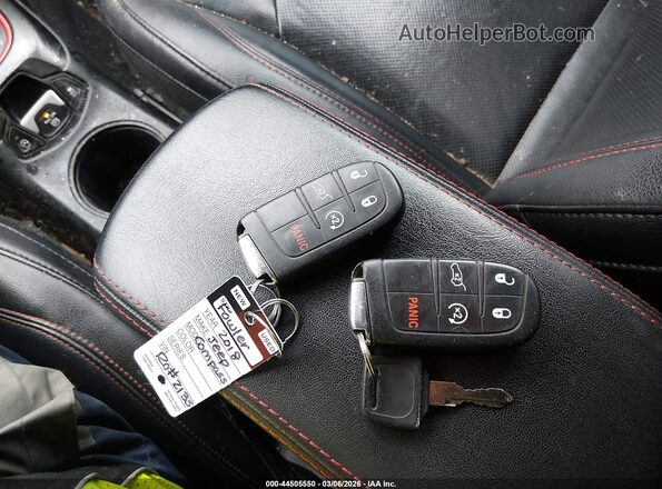 3C4NJDDBXJT270072 2018 JEEP COMPASS Черный Вид панели приборов