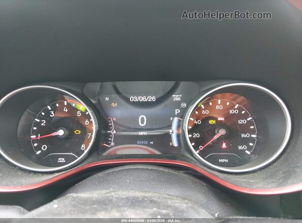 3C4NJDDBXJT270072 2018 JEEP COMPASS Черный Вид задних сидений