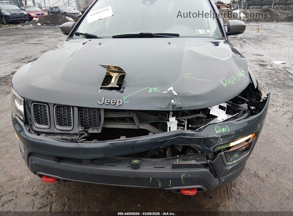 3C4NJDDBXJT270072 2018 JEEP COMPASS Черный Вид спереди