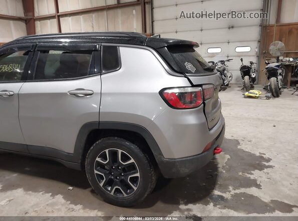 3C4NJDDBXKT752512 2019 JEEP COMPASS Gray 
