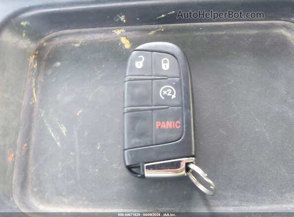 3C4NJDFB5NT130613 2022 JEEP COMPASS Синий Вид панели приборов