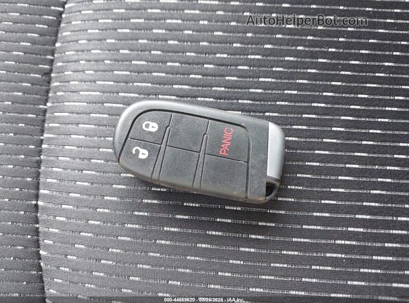 3C4PDCBB8HT520190 2017 DODGE JOURNEY White Вид панелі приладів