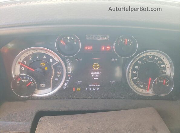 3C63RRJL3HG560836 2017 RAM 3500 Silver Widok zestawu wskaźników