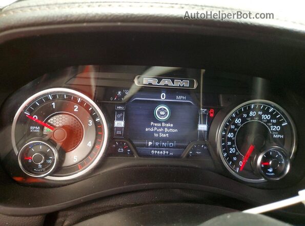3C63RRJL5NG333904 2022 RAM 3500 Серебряный Вид щитка приборов