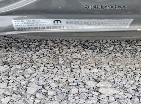 3C63RRML7TG159603 2026 RAM 3500 Gray Widok komory silnika