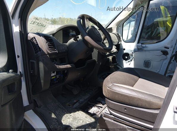 3C6LRVBG4PE522018 2023 RAM PROMASTER 1500 Белый Вид салона спереди