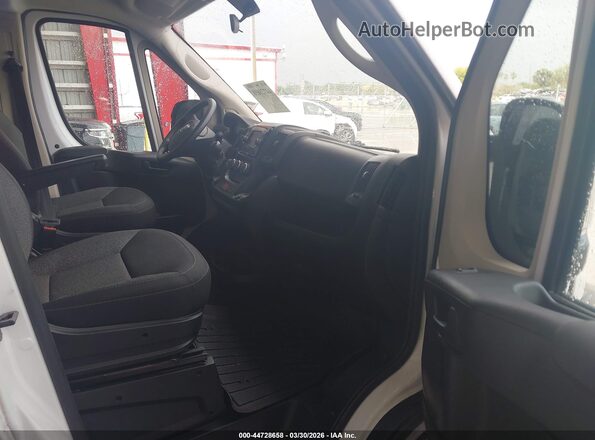 3C6MRVJG9ME529029 2021 RAM PROMASTER 3500 Белый Вид салона спереди