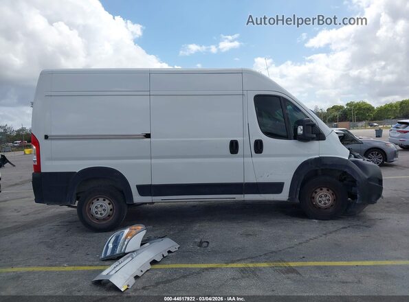 3C6TRVCG9JE113017 2018 RAM PROMASTER 2500 Белый Вид задней части салона