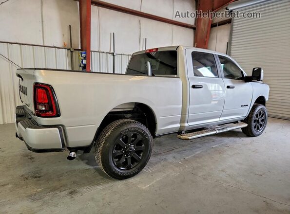3C6UR5DJ5TG201164 2026 RAM 2500 Серебряный Задняя правая четверть