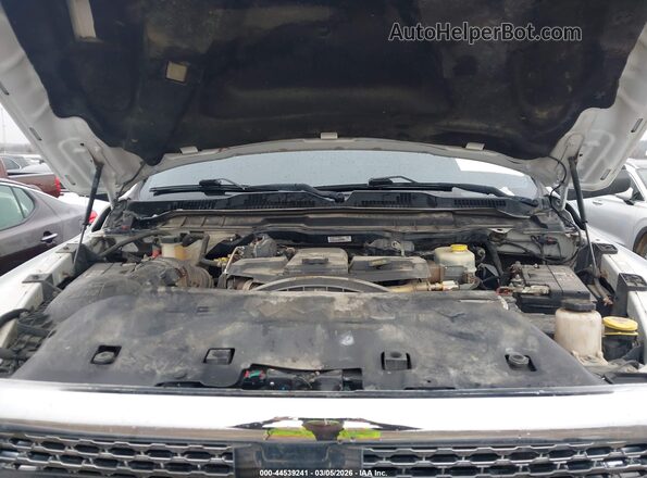 3C6UR5FL8GG375606 2016 RAM 2500 White Vista trasera