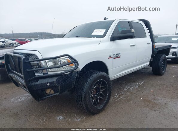 3C6UR5FL8GG375606 2016 RAM 2500 White Vista tres cuartos delantera izquierda