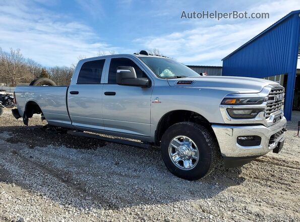3C6UR5HLXTG214746 2026 RAM 2500 Серебряный Передняя правая четверть