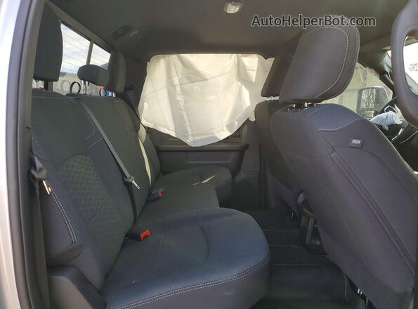 3C6UR5HLXTG214746 2026 RAM 2500 Серебряный Вид задних сидений