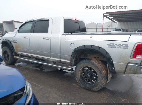 3C6UR5NL7JG213622 2018 RAM 2500 Серебряный Вид задней части салона