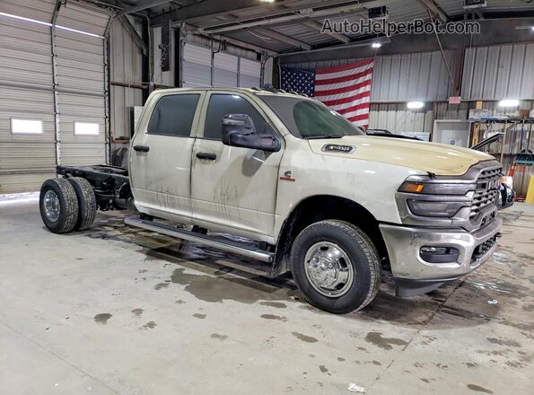 3C7WRTCL6TG224786 2026 RAM 3500 Белый Передняя правая четверть