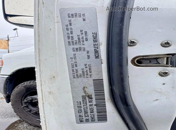 3C7WRTCL7LG225669 2020 RAM 3500 White Вид задньої частини салону