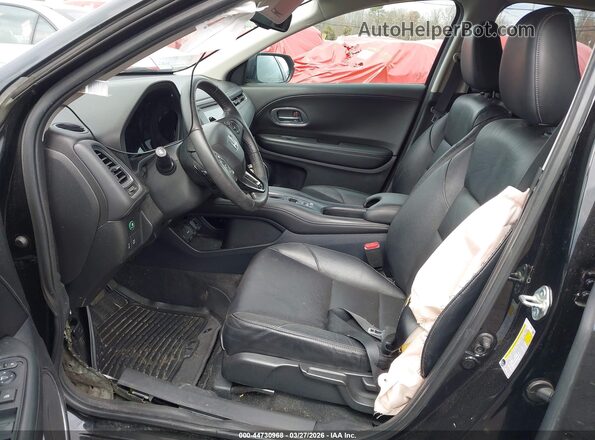 3CZRU6H73JM712933 2018 HONDA HR-V Черный Вид салона спереди