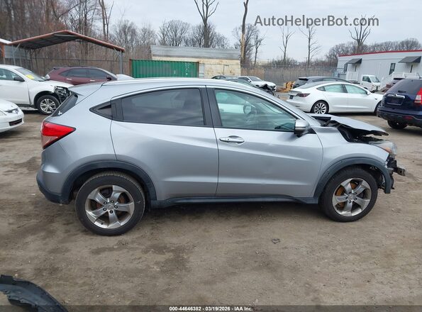 3CZRU6H74HM711722 2017 HONDA HR-V Silver Widok wnętrza z tyłu