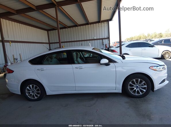 3FA6P0G74HR190332 2017 FORD FUSION White Vista interior trasera