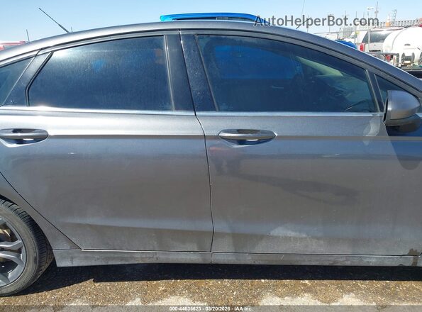 3FA6P0G77JR203550 2018 FORD FUSION Серый Вид задней части салона