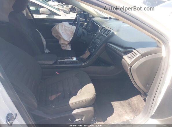 3FA6P0HD4HR253384 2017 FORD FUSION White Widok wnętrza z przodu