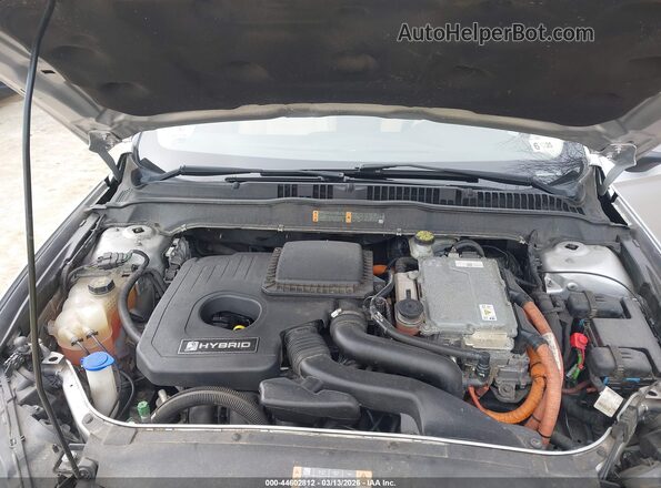 3FA6P0LU1JR124645 2018 FORD FUSION HYBRID Серебряный Вид сзади