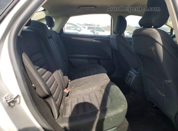 3FA6P0LU3HR285363 2017 FORD FUSION Silver Widok tylnych siedzeń
